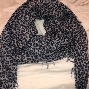 Chan Luu scarf